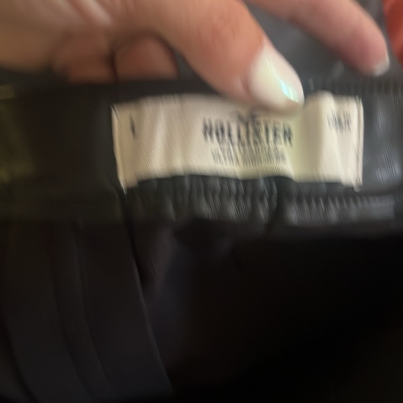 Hollister faux leather skirt, size large - Picture 4 of 5